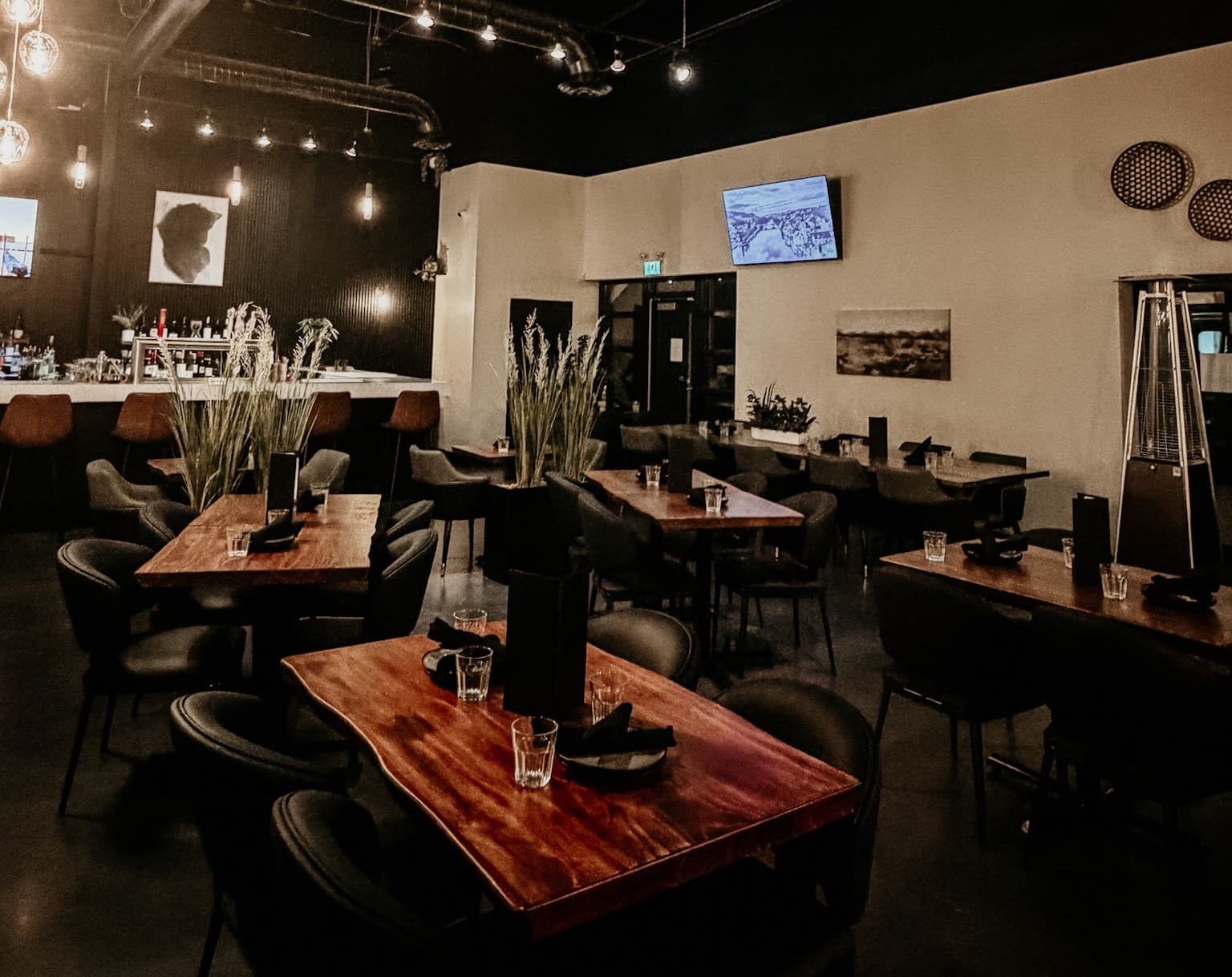 Restaurant dining room